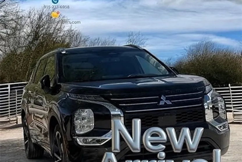 2022 Mitsubishi Outlander SEL photo 1
