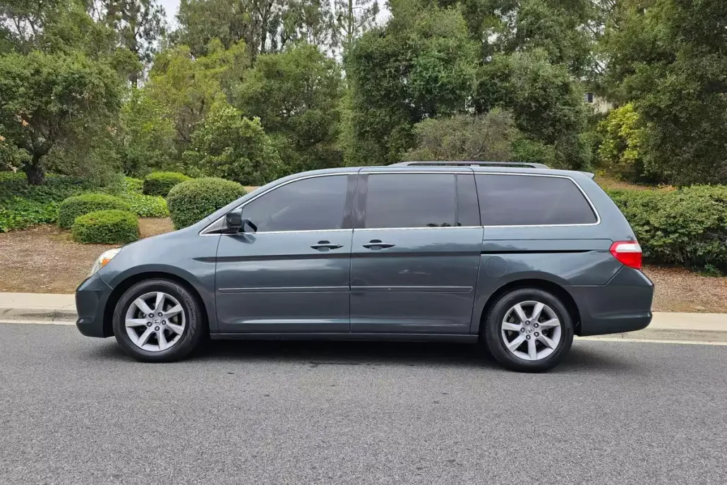 2006 Honda Odyssey Touring photo 1