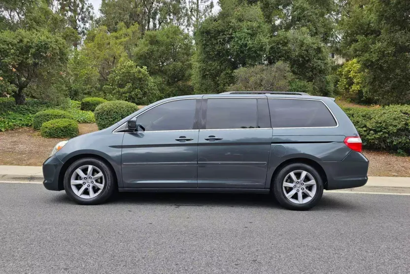 2006 Honda Odyssey Touring photo 1