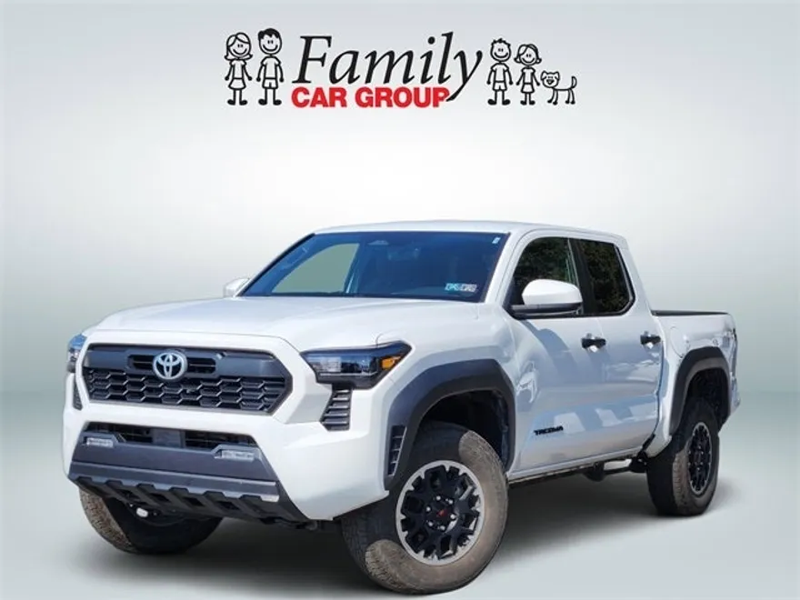 2024 Toyota Tacoma TRD Off-Road photo 1