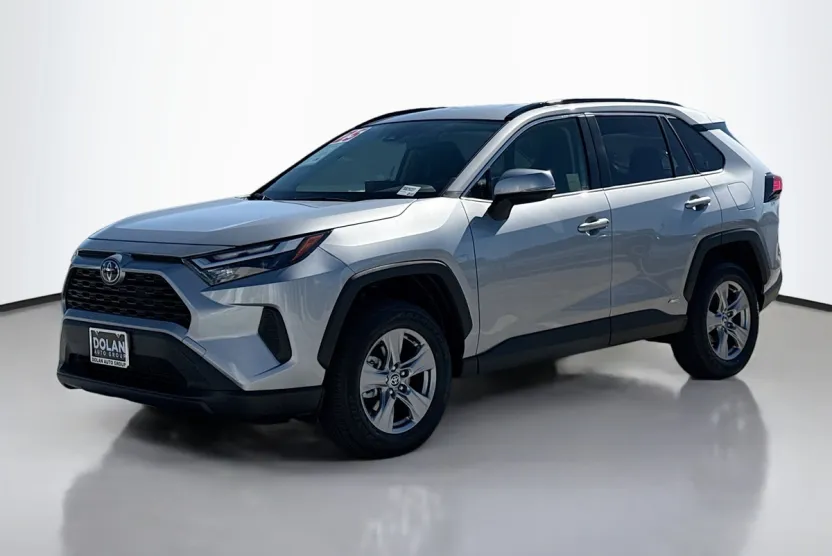 2025 Toyota RAV4 Hybrid LE photo 1