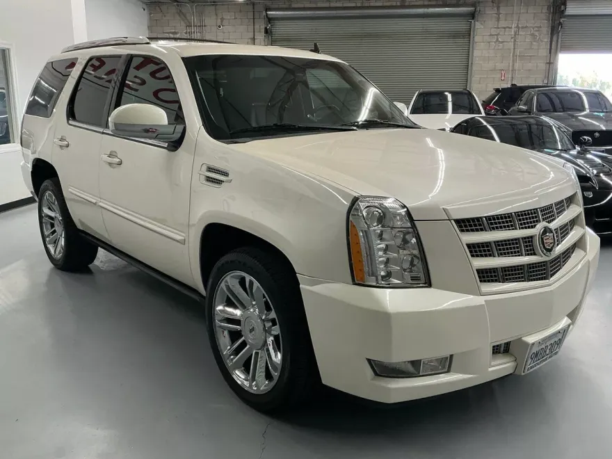 2014 Cadillac Escalade Premium photo 1