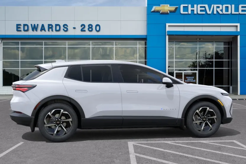 2026 Chevrolet Equinox LT photo 1