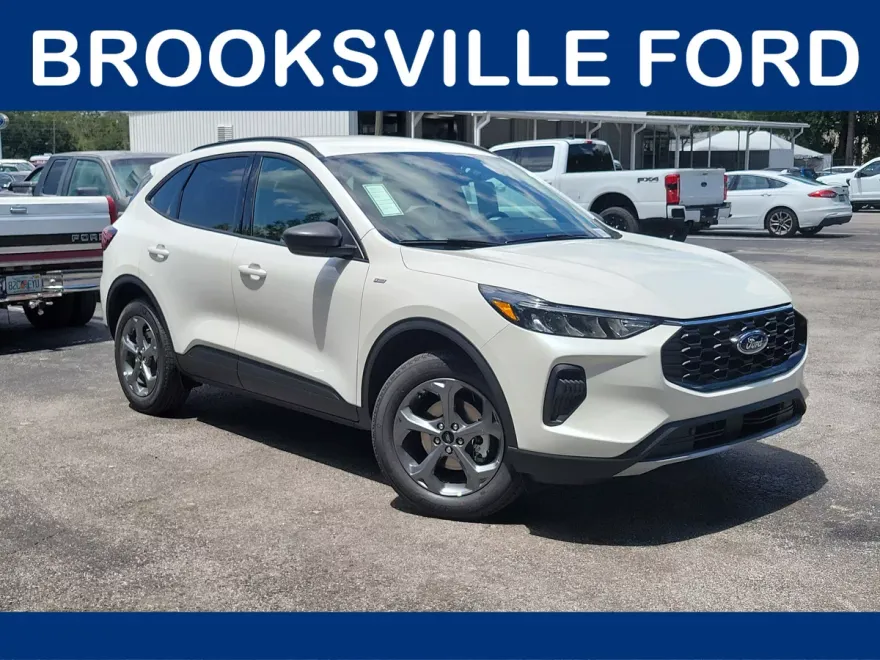 2025 Ford Escape ST-Line photo 1