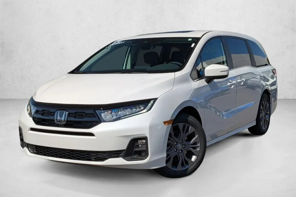 2026 Honda Odyssey Touring photo 1