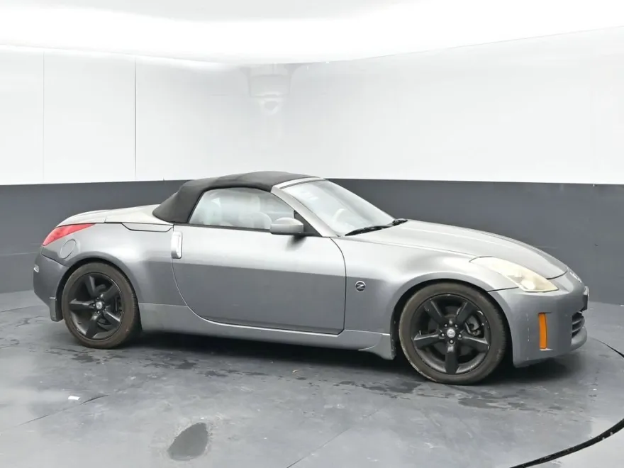 2006 Nissan 350Z Touring photo 1
