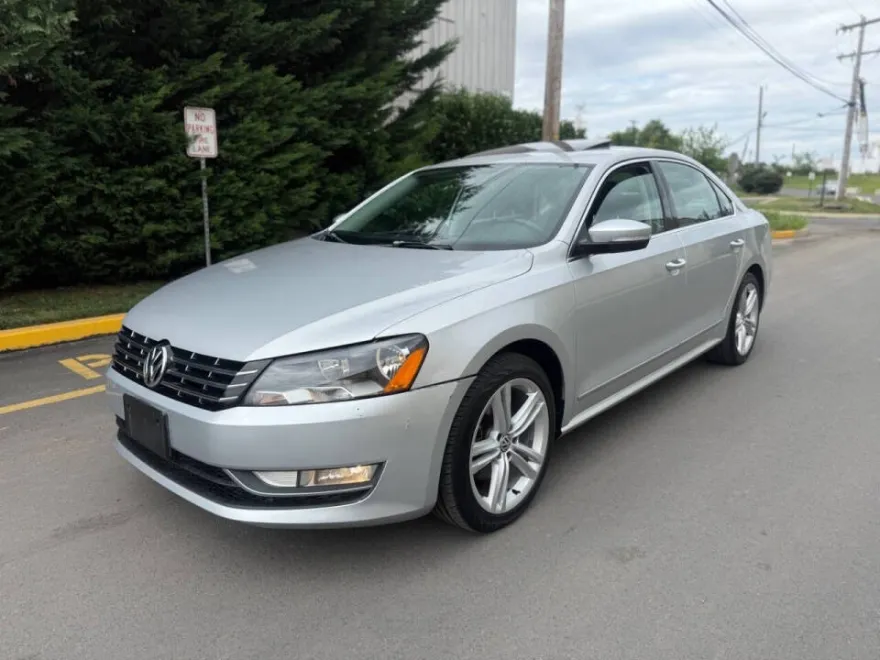 2014 Volkswagen Passat TDI SEL Premium photo 1