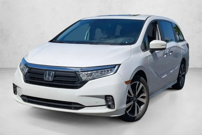 2024 Honda Odyssey Touring photo 1