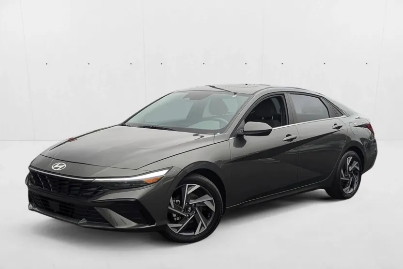 2025 Hyundai Elantra SEL Convenience photo 1