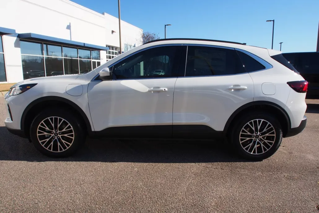 2025 Ford Escape photo 1