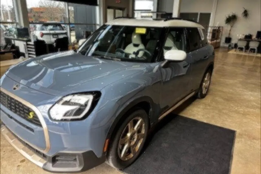 2025 Mini Countryman SE ALL4 photo 1