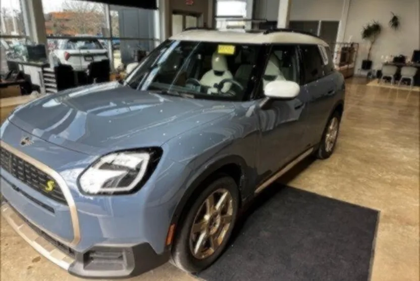 2025 Mini Countryman SE ALL4 photo 1