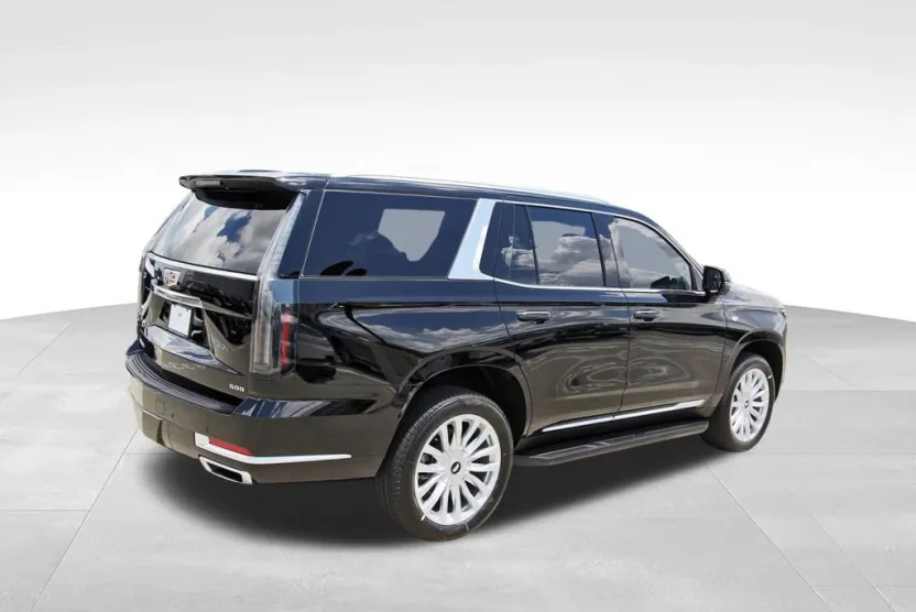 2025 Cadillac Escalade Luxury photo 1