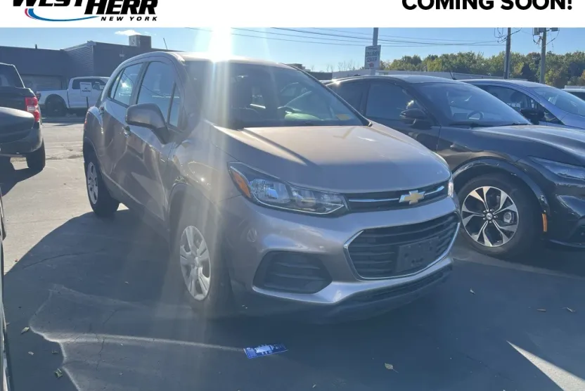 2018 Chevrolet Trax LS photo 1