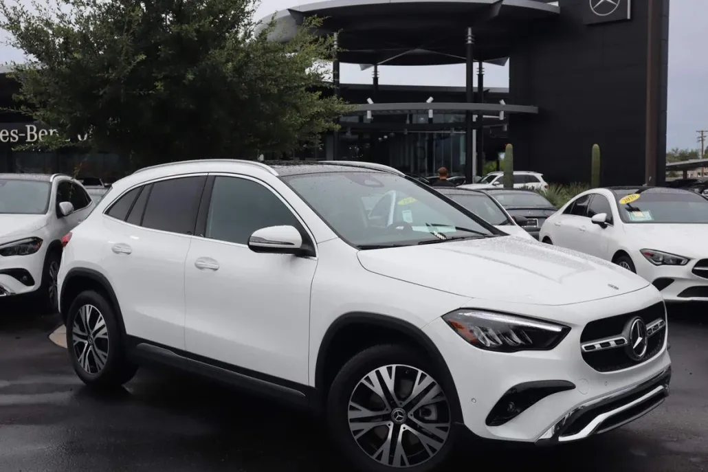 2025 Mercedes Benz GLA 250 photo 1