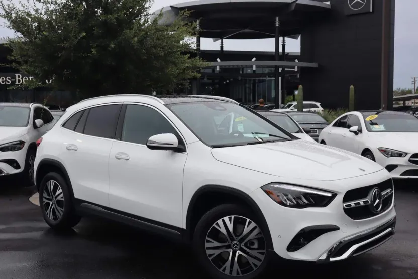 2025 Mercedes Benz GLA 250 photo 1