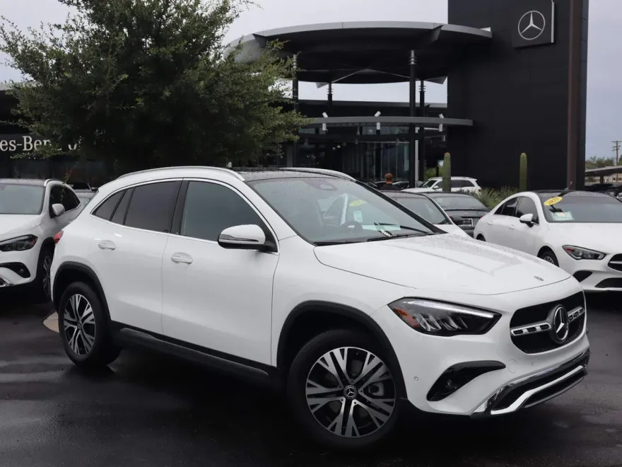 2025 Mercedes Benz GLA 250 photo 1