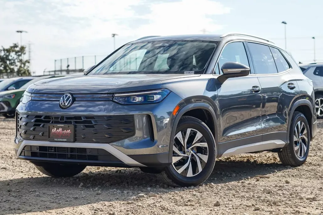 2025 Volkswagen Tiguan S photo 1