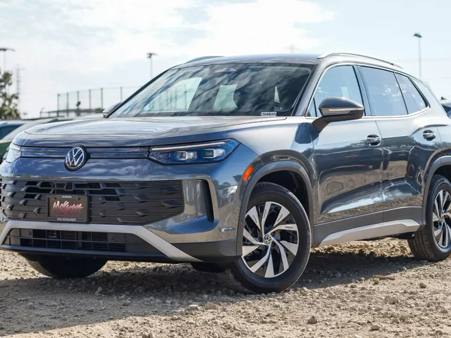 2025 Volkswagen Tiguan S photo 1
