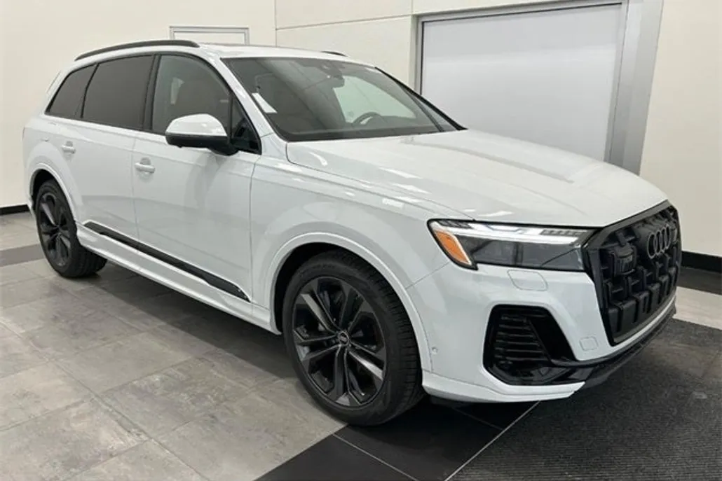 2025 Audi Q7 55 Prestige photo 1