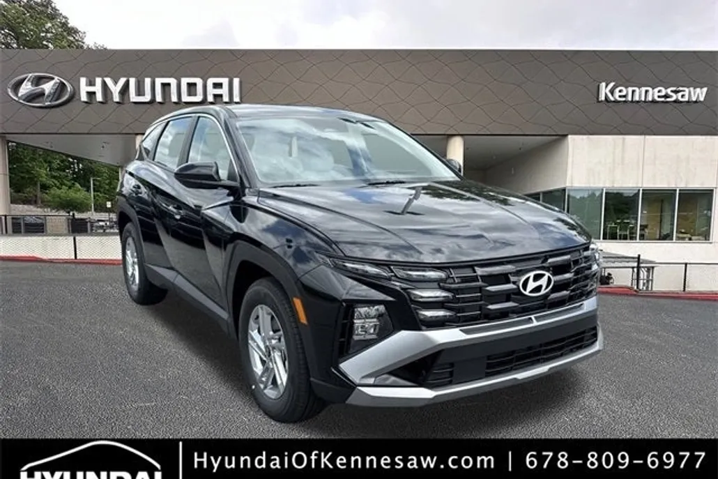 2025 Hyundai Tucson SE photo 1