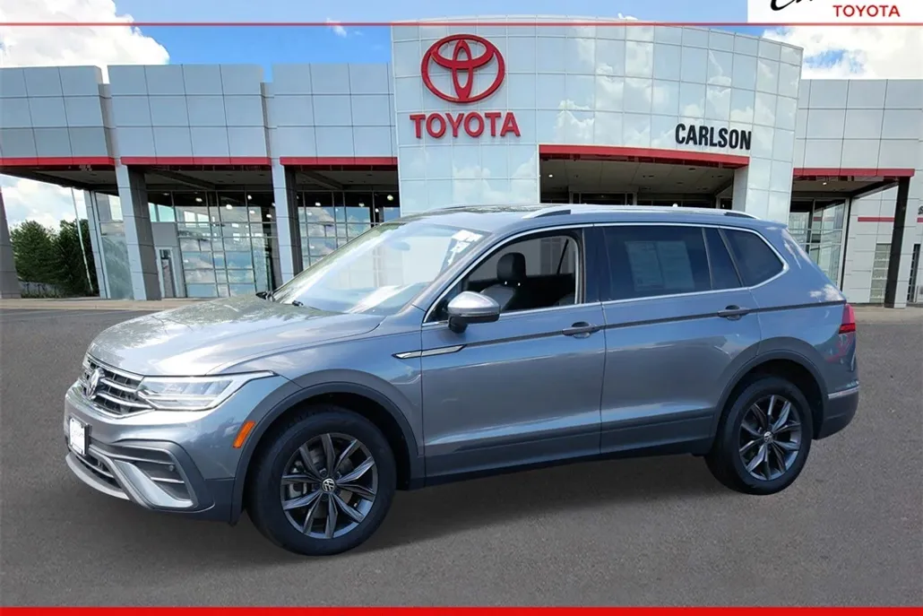 2022 Volkswagen Tiguan SE photo 1