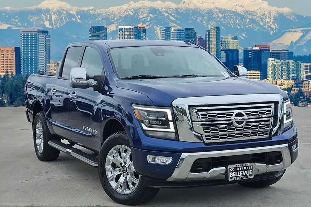2020 Nissan Titan SL photo 1