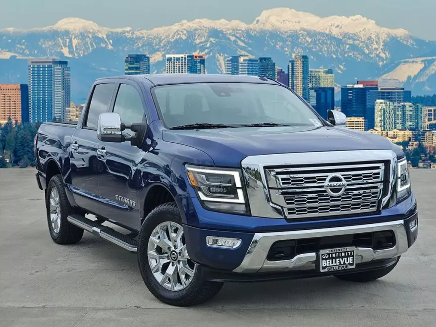 2020 Nissan Titan SL photo 1