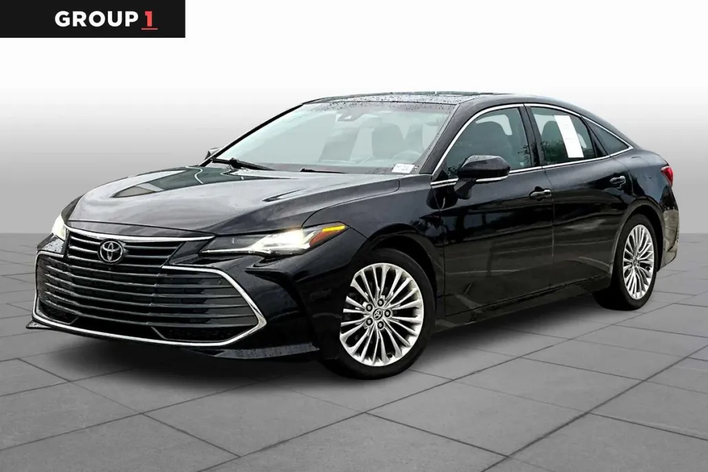 2022 Toyota Avalon Limited photo 1