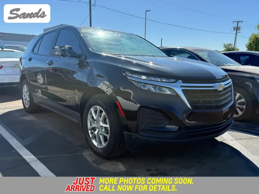 2023 Chevrolet Equinox LS photo 1