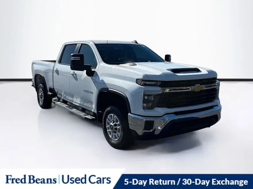 2024 Chevrolet Silverado 2500HD LT photo 1