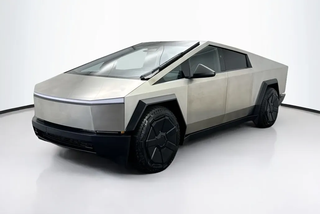 2024 Tesla Cybertruck photo 1