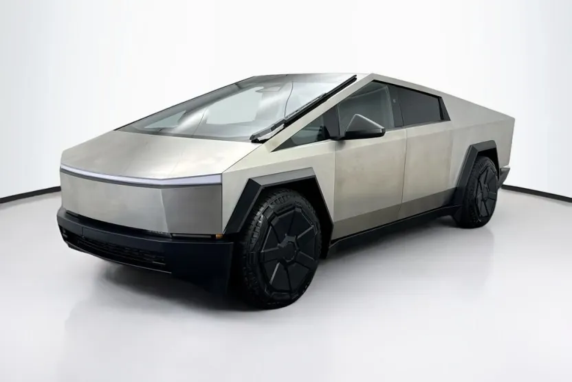 2024 Tesla Cybertruck photo 1