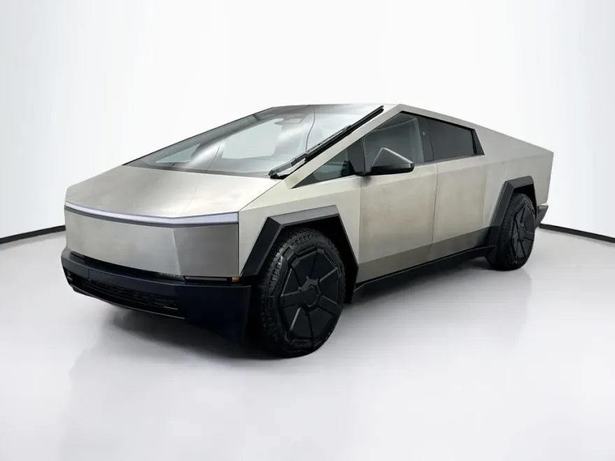 2024 Tesla Cybertruck photo 1