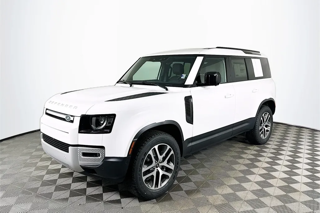 2025 Land Rover Defender 110 S photo 1