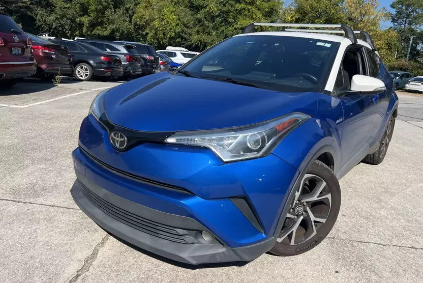 2018 Toyota C-HR XLE Premium photo 1