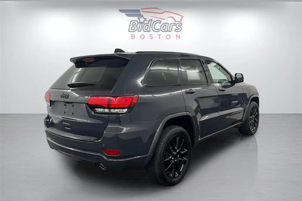 2018 Jeep Grand Cherokee Altitude photo 1