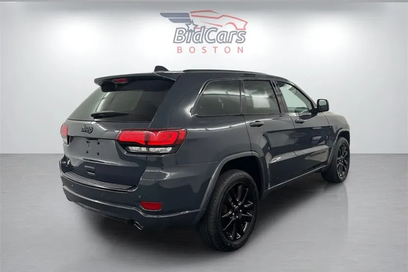 2018 Jeep Grand Cherokee Altitude photo 1