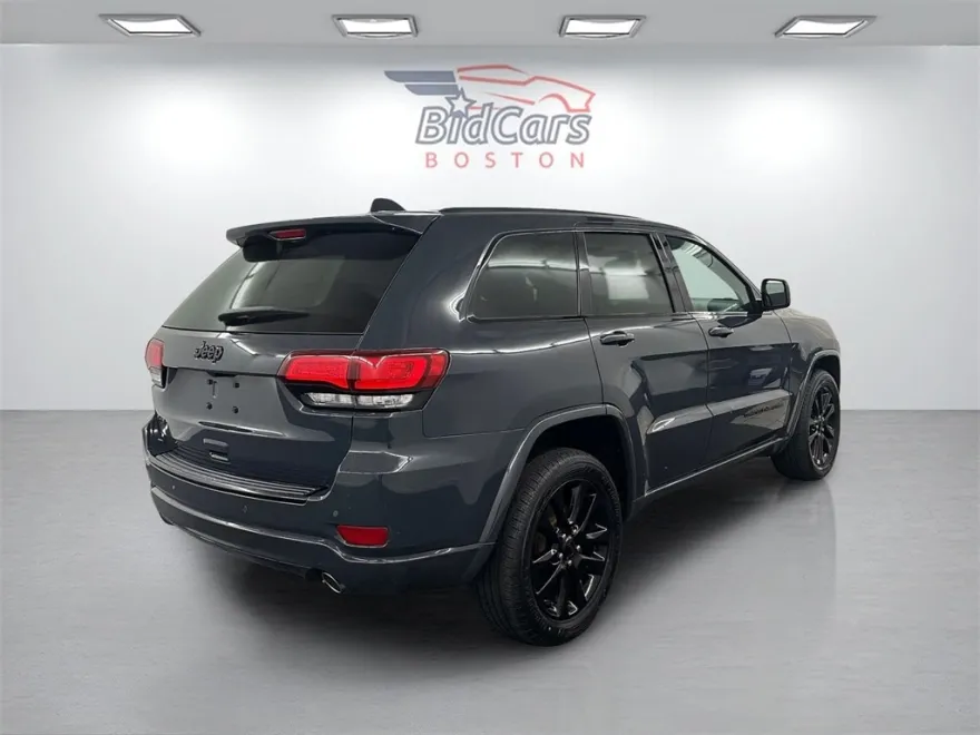 2018 Jeep Grand Cherokee Altitude photo 1