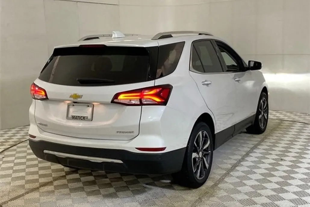 2023 Chevrolet Equinox Premier photo 1