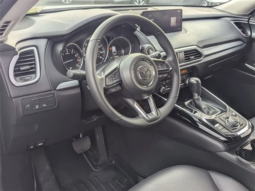2022 Mazda CX-9 Touring photo 1