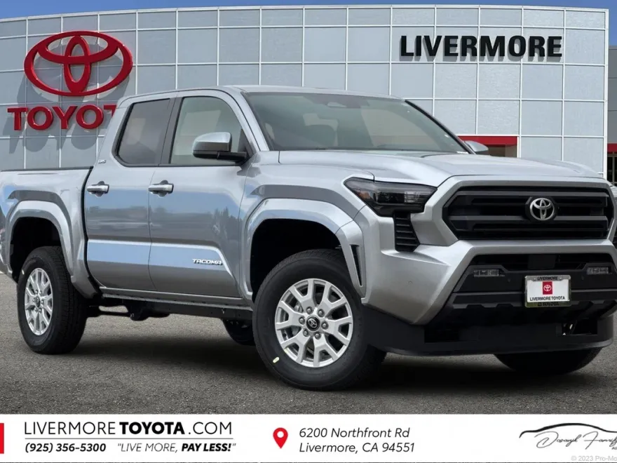 2025 Toyota Tacoma SR5 photo 1