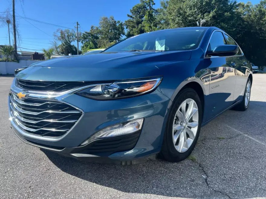 2025 Chevrolet Malibu 1LT photo 1