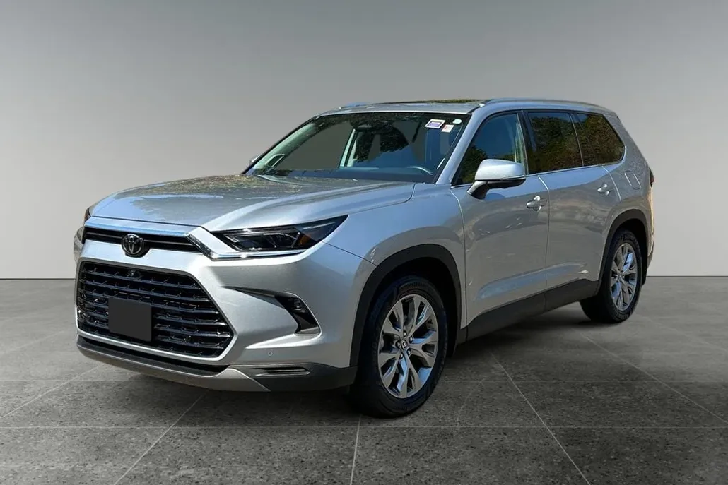 2024 Toyota Highlander Hybrid Limited photo 1