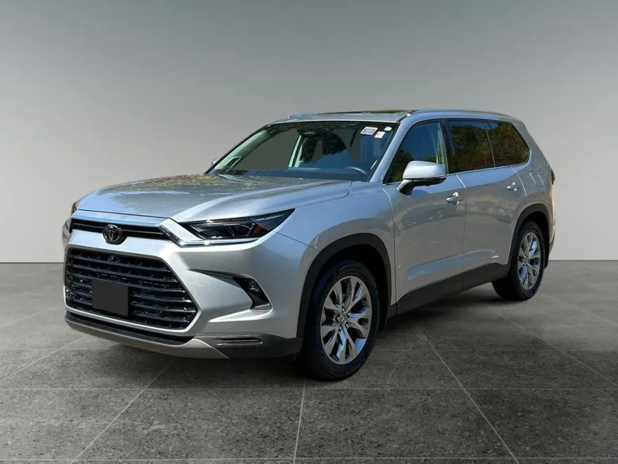 2024 Toyota Highlander Hybrid Limited photo 1