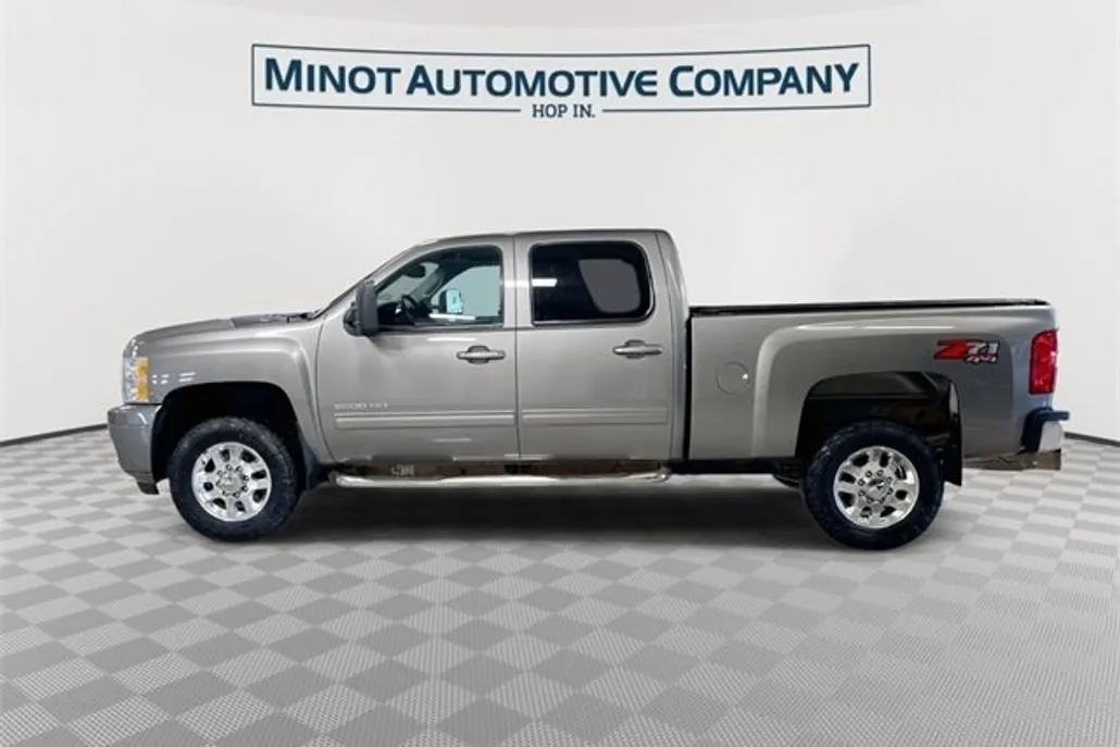 2013 Chevrolet Silverado 2500HD LT photo 1