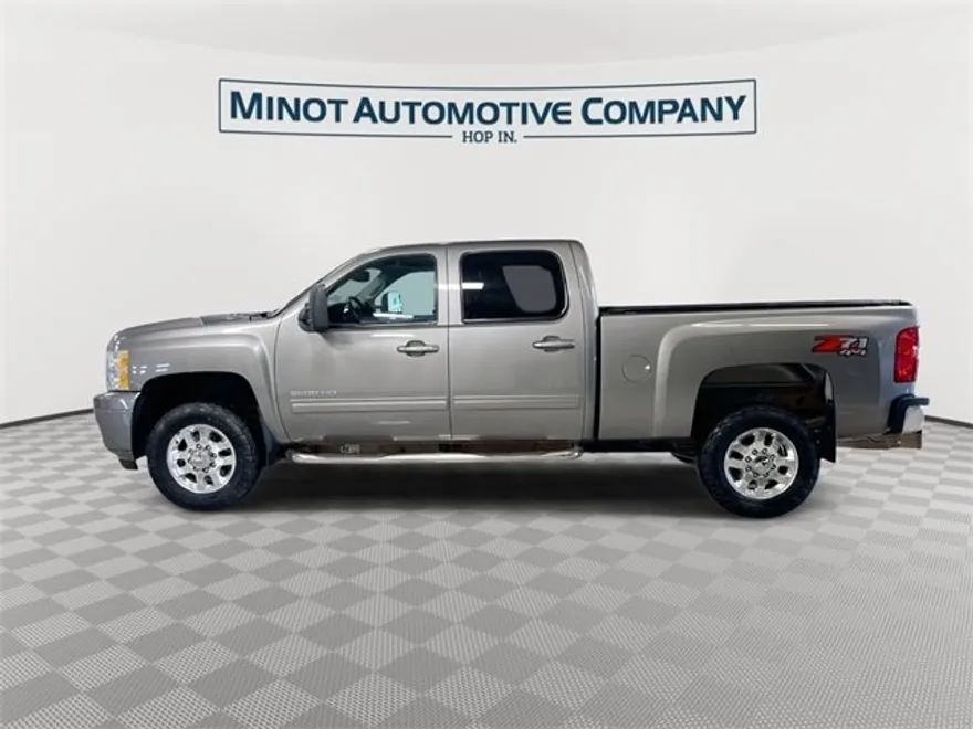 2013 Chevrolet Silverado 2500HD LT photo 1