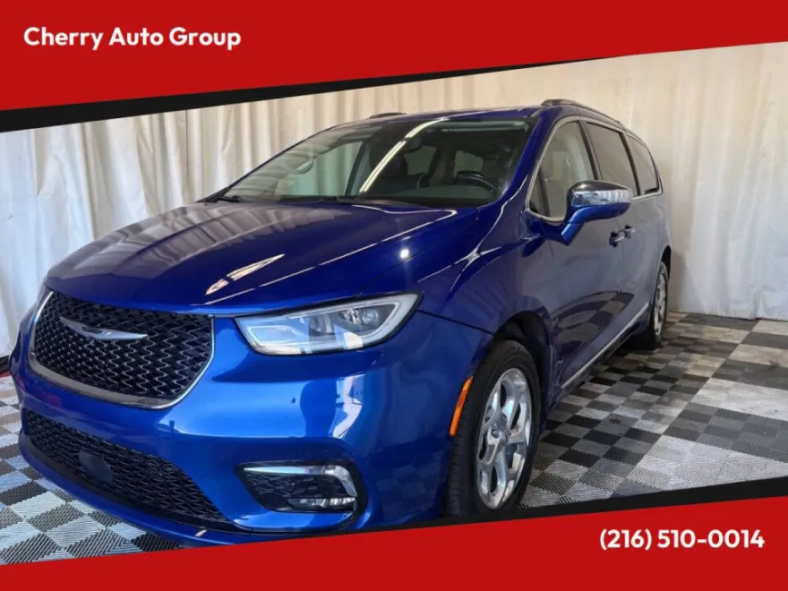 2021 Chrysler Pacifica Limited photo 1