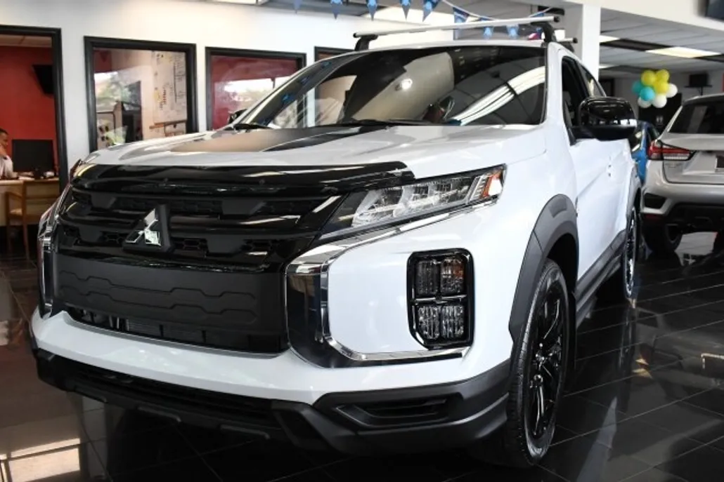 2025 Mitsubishi Outlander Sport ES SE LE photo 1