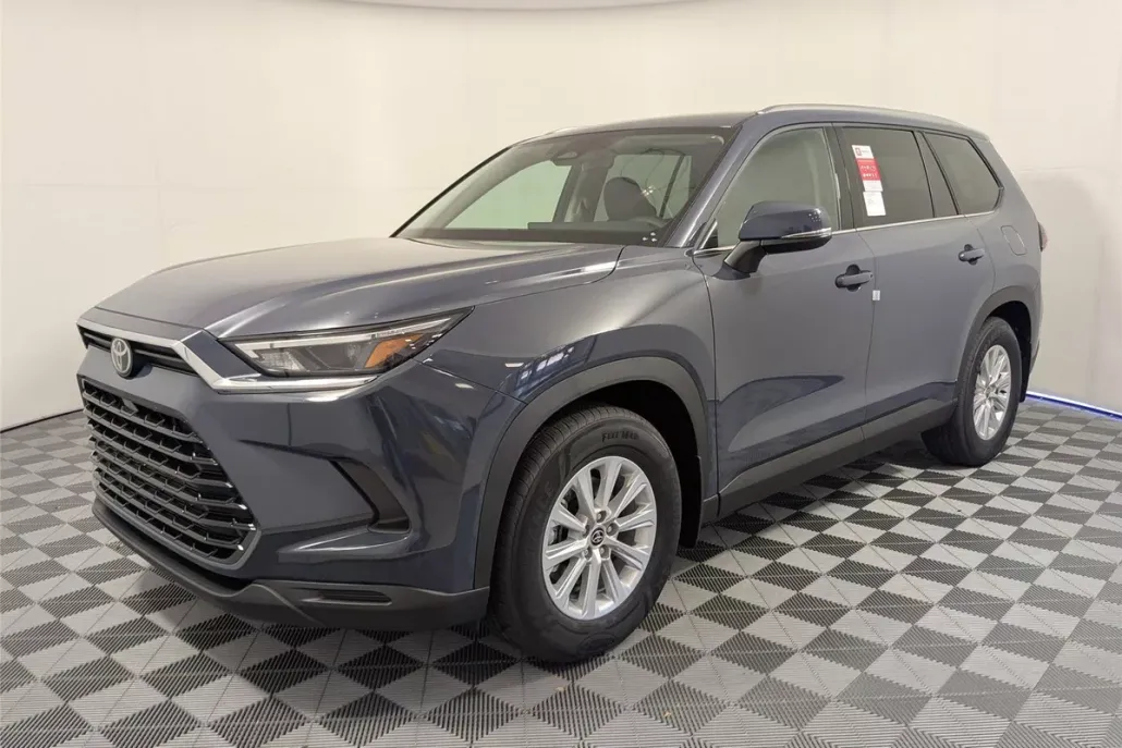 2026 Toyota Grand Highlander XLE photo 1